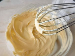 状 バター クリーム バタークリームの作り方・レシピ 泡立て方・バターの状態のポイント