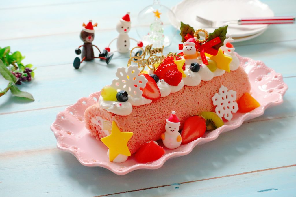クリスマスロールケーキ　デコレーション