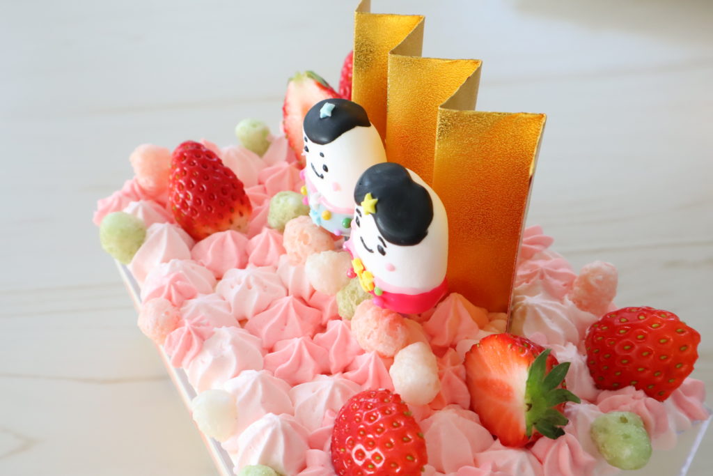 ひな祭りケーキの手作り簡単レシピ！100均素材でピンク色・いちごティラミス