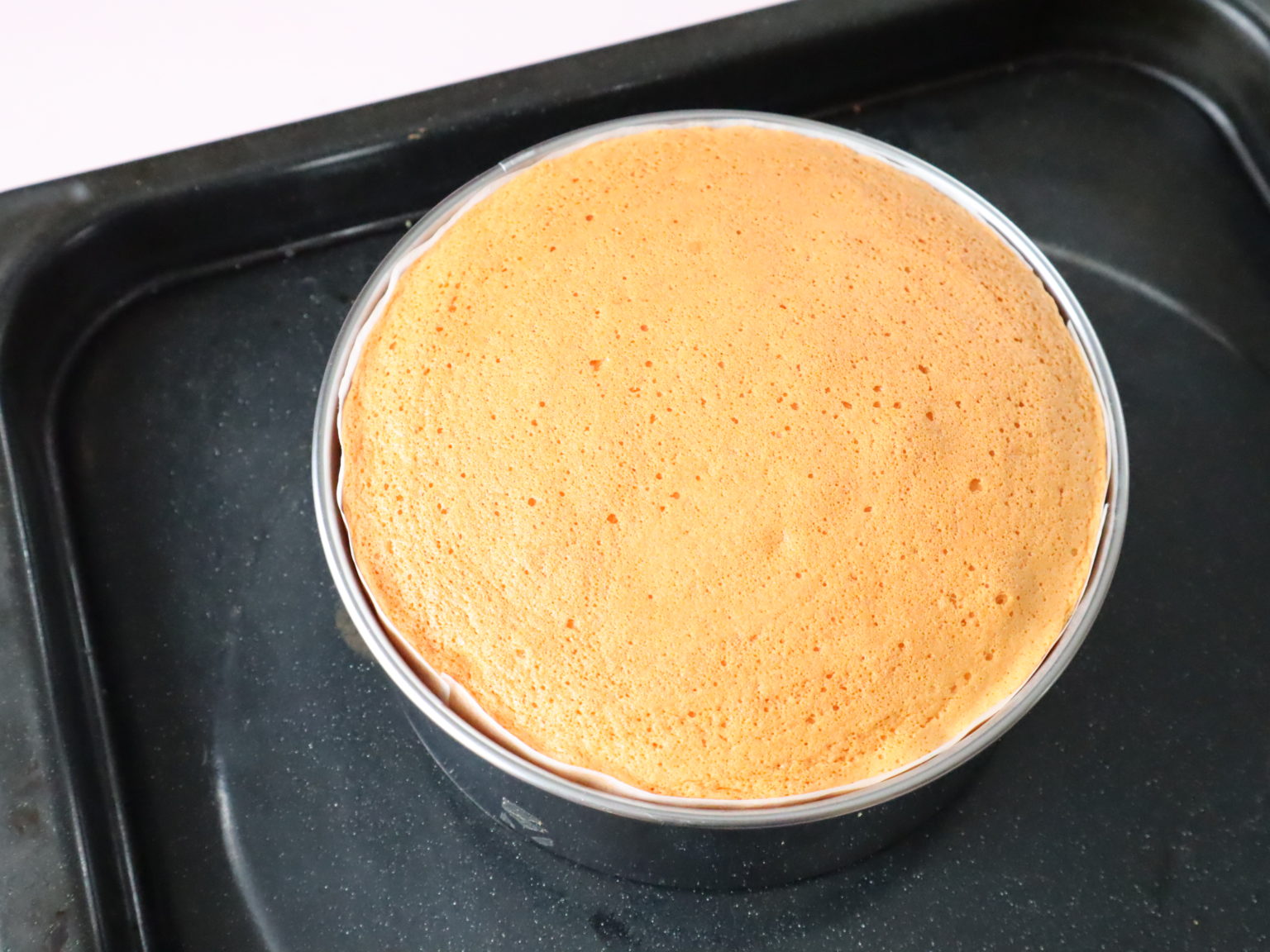 【スポンジケーキレシピ・15cm用】簡単ふわふわしっとりにさせるコツ！切り方やデコレーション例も