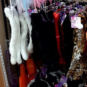 ダイソー100均ハロウィンコスプレ仮装グッズ カチューシャ マスク 子供着用実例やセリアも