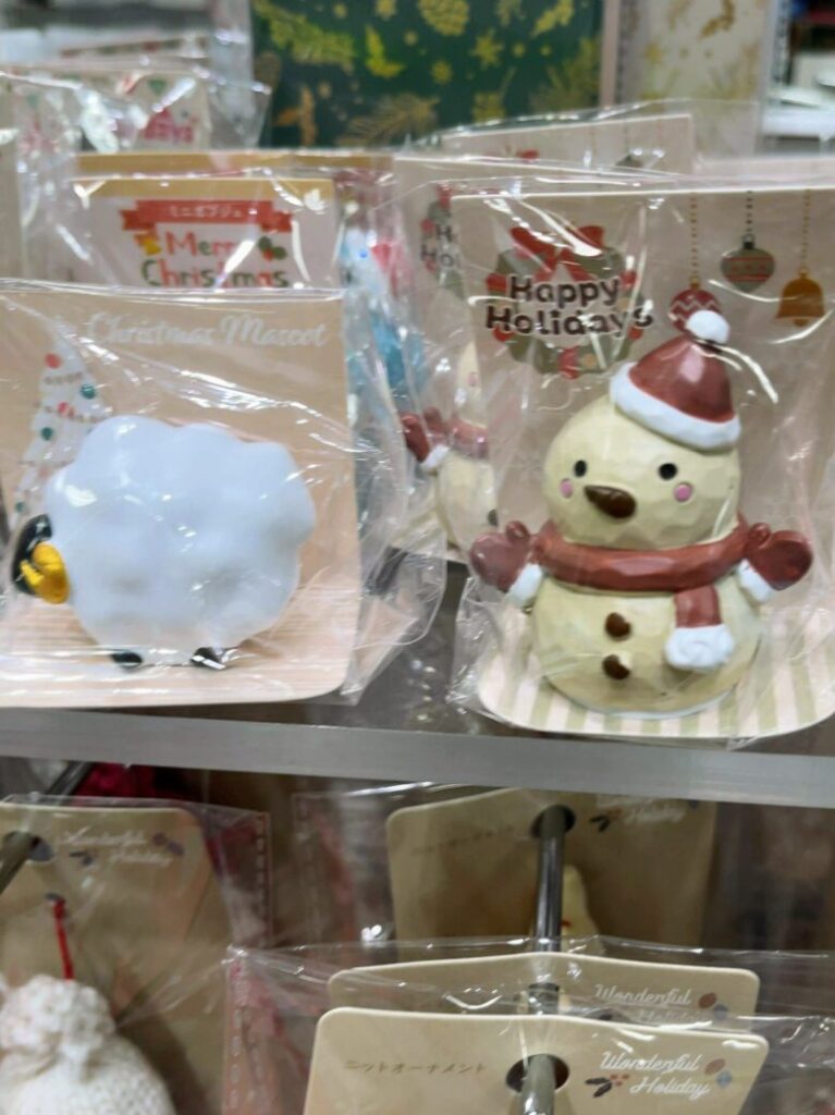 セリア　クリスマス　置物