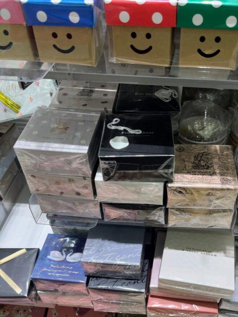 セリア　バレンタイン　ラッピング　箱