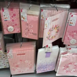 ダイソー100均桜グッズ22 造花やパーティーお弁当グッズ 春リメイクシートやラッピング袋も