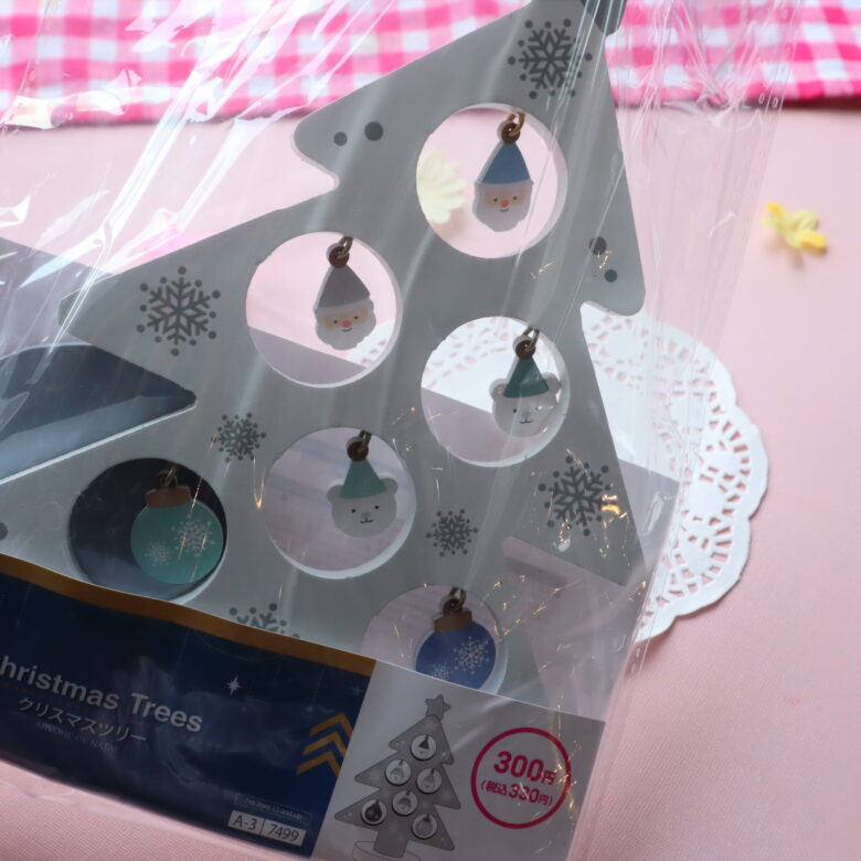 ダイソー　クリスマスツリー300円