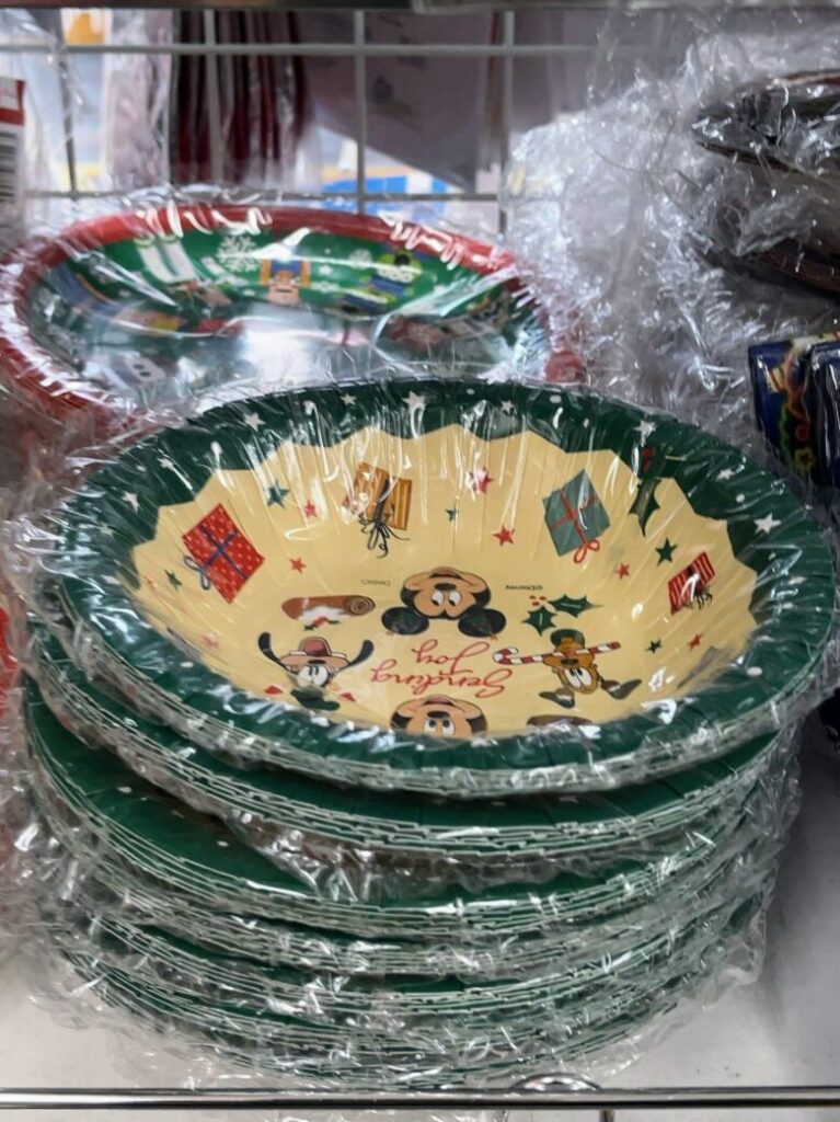 ダイソー　クリスマス　ディズニー