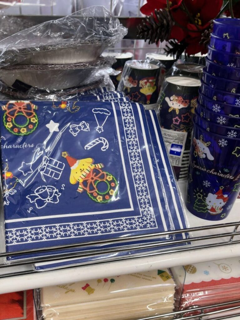 ダイソー　クリスマス　サンリオ