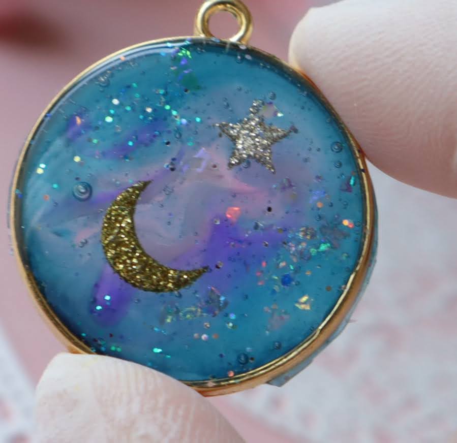 レジン　100均　ダイソー