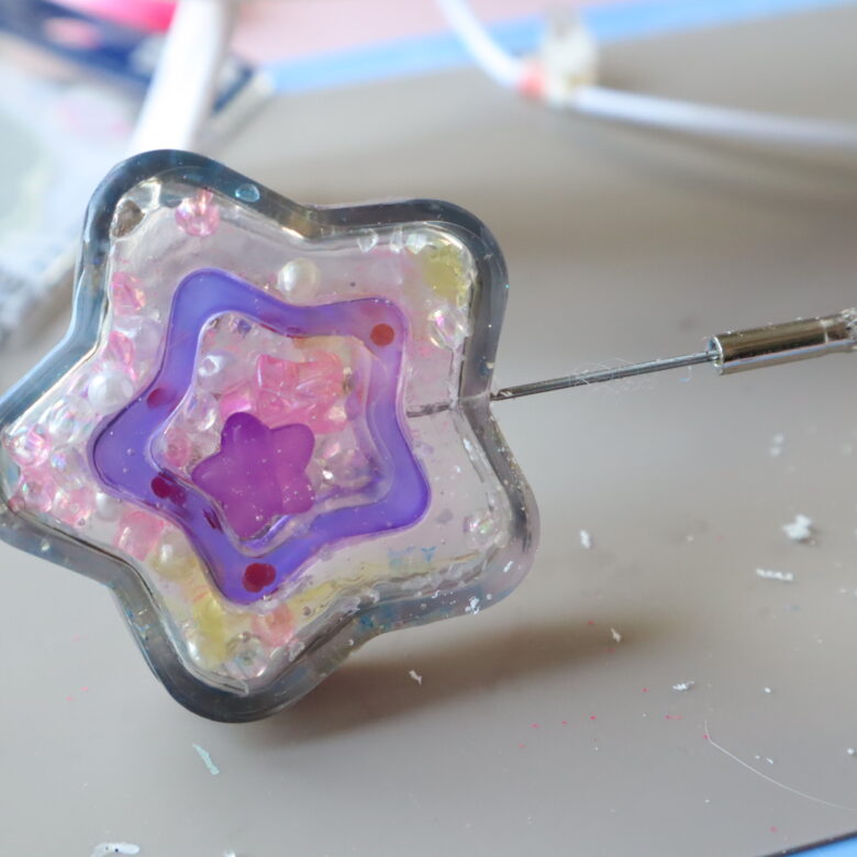 レジン　ダイソー