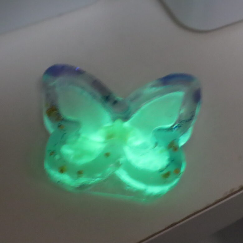 uvレジン　ダイソー