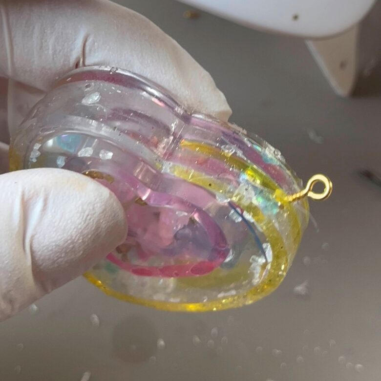 レジン　キーホルダー　手作り　100均